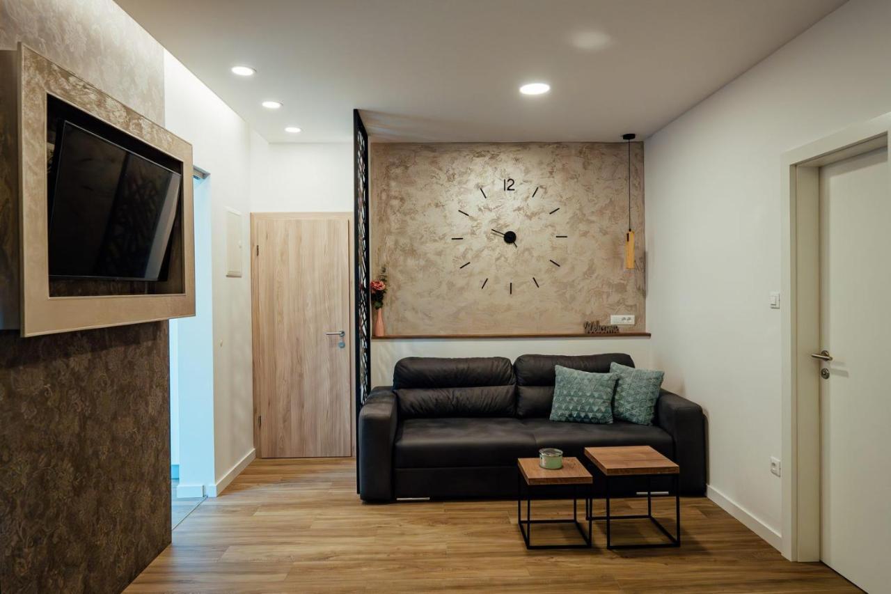 Apartments Tina Brela Extérieur photo