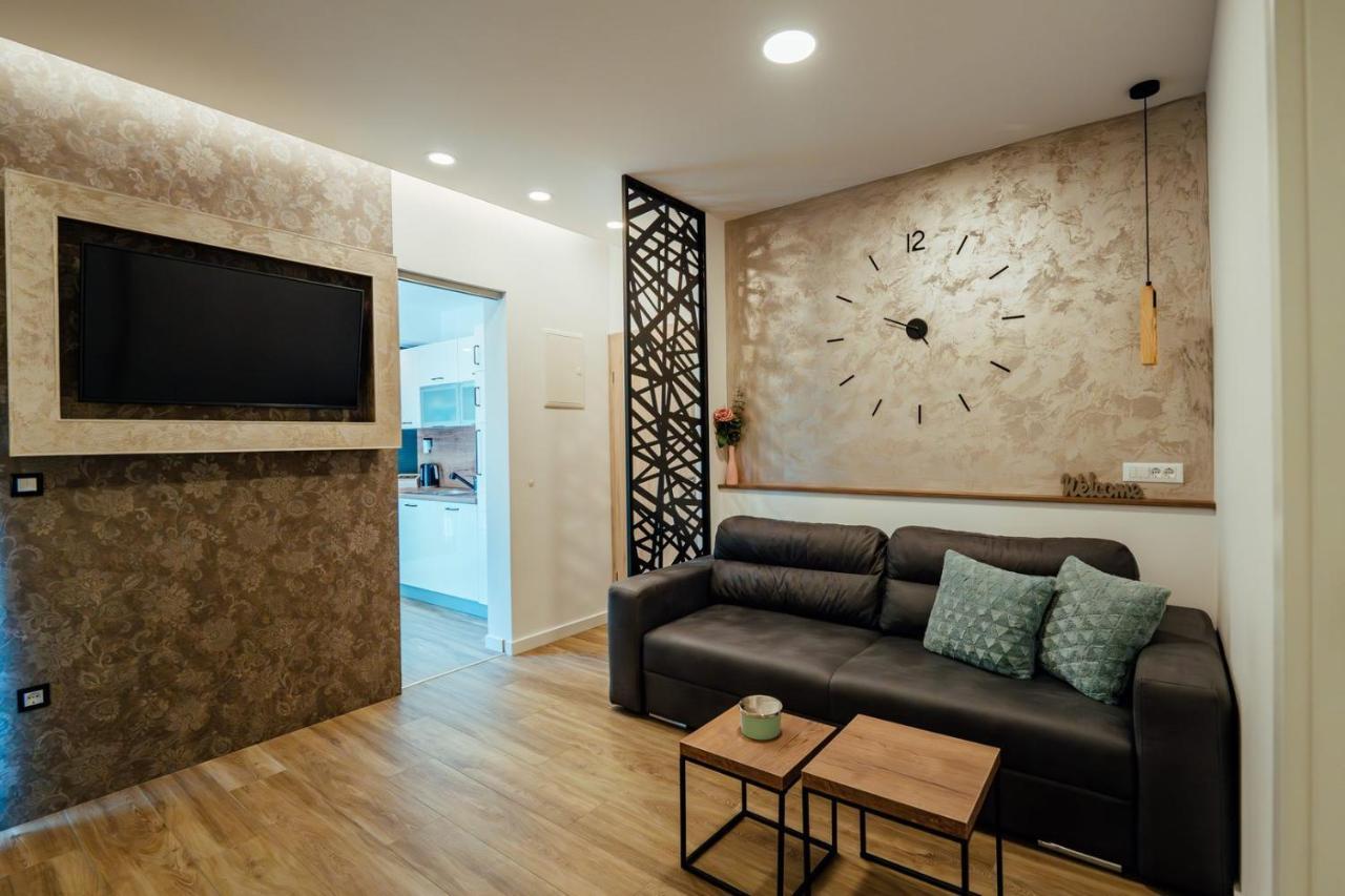 Apartments Tina Brela Extérieur photo